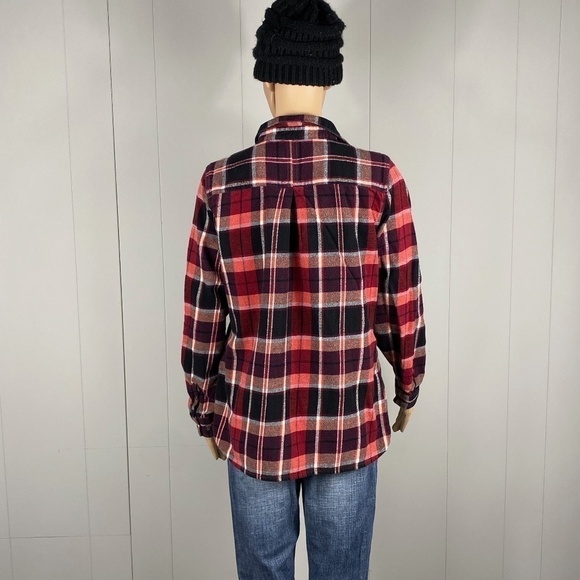 Woolrich 100% cotton EUC plaid button down shirt size large (fits small) - Picture 5 of 8